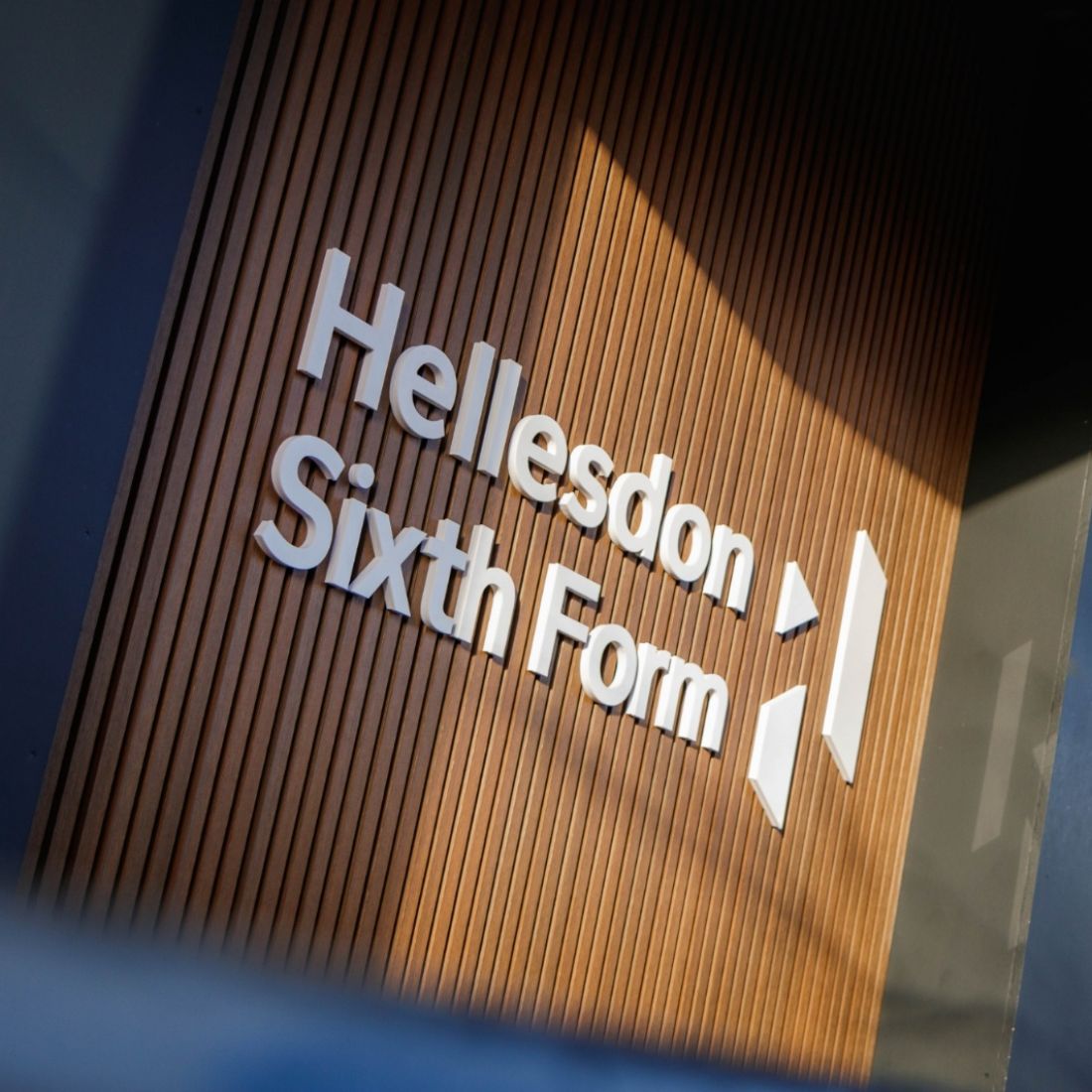 Hellesdon-Sixth-Form-Signage02