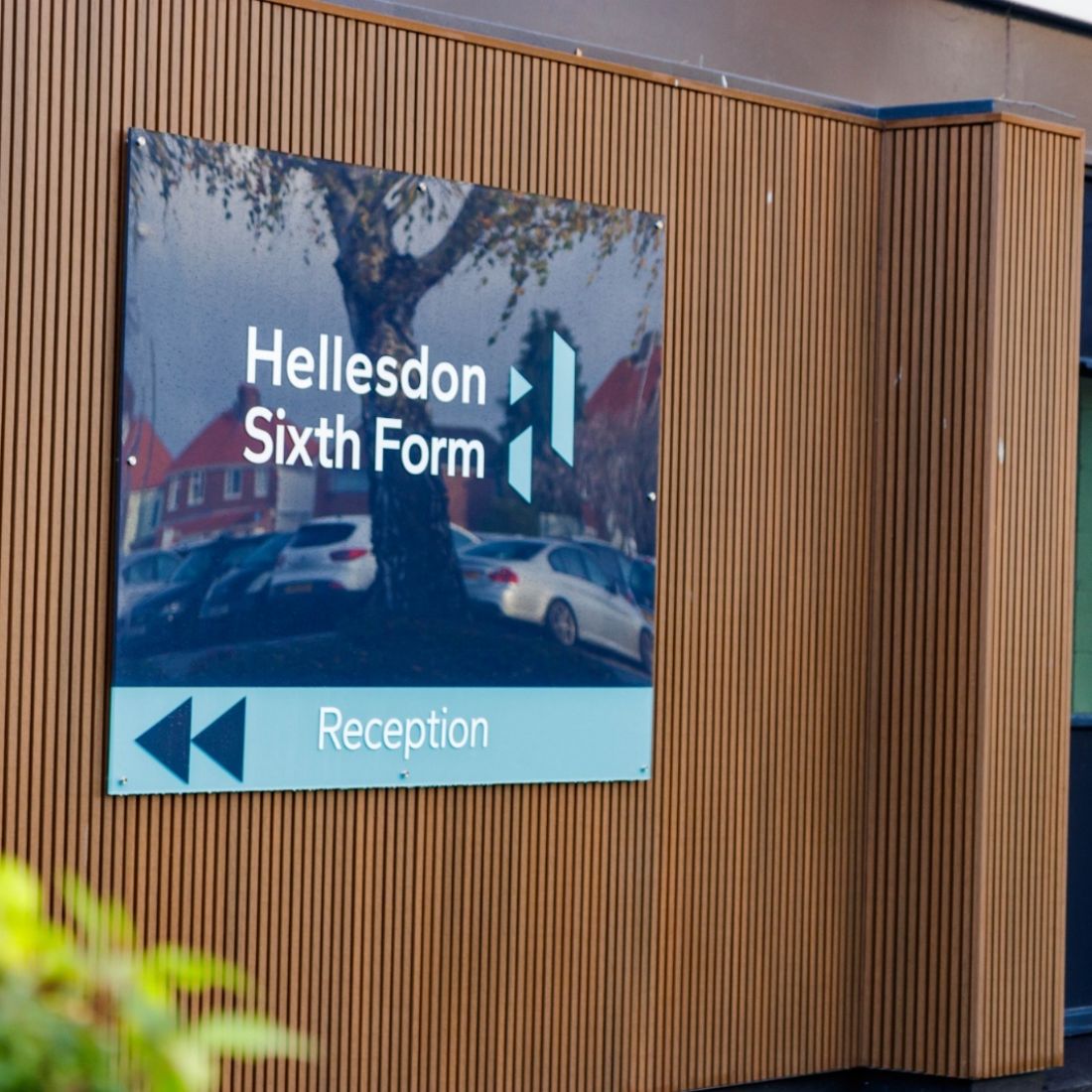 Hellesdon-Sixth-Form-Signage04